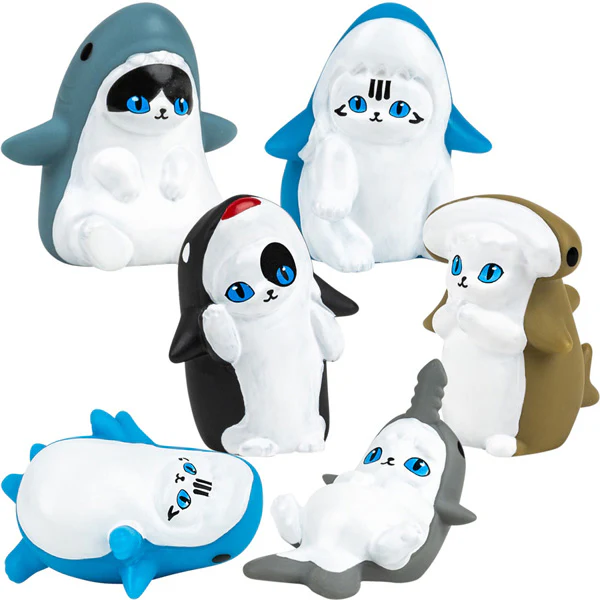 Cats in Costumes Vinyl Figures 2.5in (50pcs)