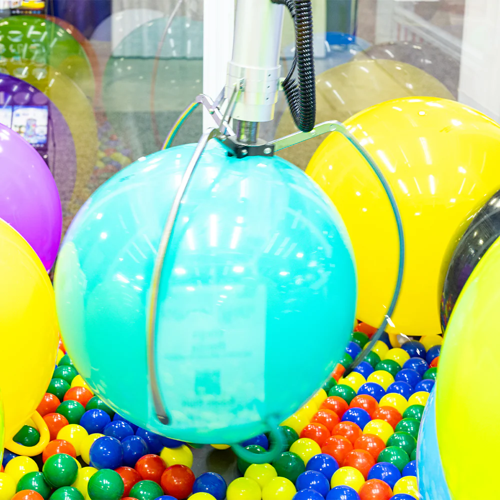 Fun Zone Deluxe Crane Machine - Image 5